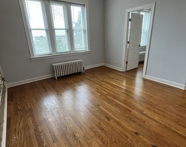 2840 W Addison Street - Photo Thumbnail 7