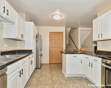 5850 Fieldstone Trail - Photo Thumbnail 7