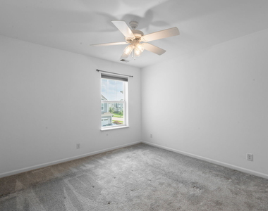 1024 Moraine Drive - Photo Thumbnail 12