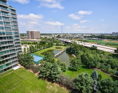 9715 Woods Drive - Photo Thumbnail 16