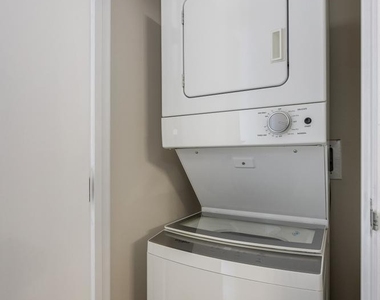 9715 Woods Drive - Photo Thumbnail 14