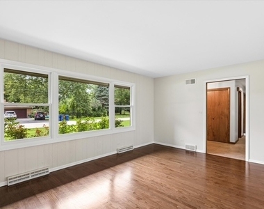 110 Birch Avenue - Photo Thumbnail 3