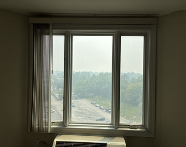 1 Renaissance Place - Photo Thumbnail 13
