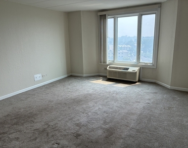 1 Renaissance Place - Photo Thumbnail 12