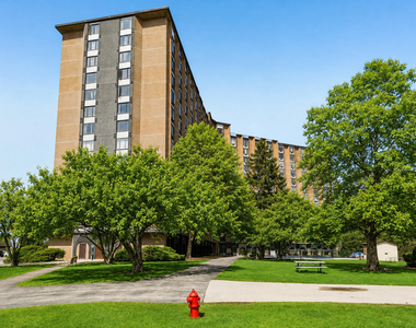 1 Renaissance Place - Photo Thumbnail 2