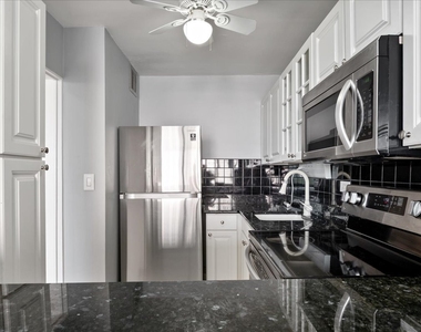 5455 N Sheridan Road - Photo Thumbnail 8