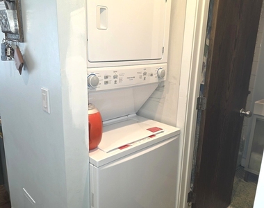 2456 N California Avenue - Photo Thumbnail 12