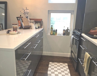 2456 N California Avenue - Photo Thumbnail 2