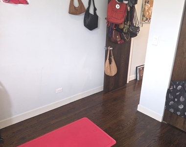 2456 N California Avenue - Photo Thumbnail 9
