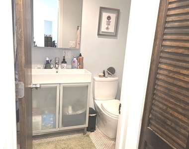 2456 N California Avenue - Photo Thumbnail 10