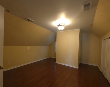 204 N Waukegan Road - Photo Thumbnail 14