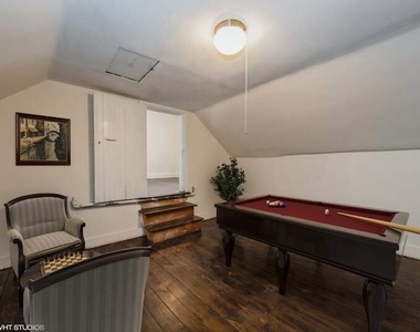 209 W Main Street - Photo Thumbnail 10