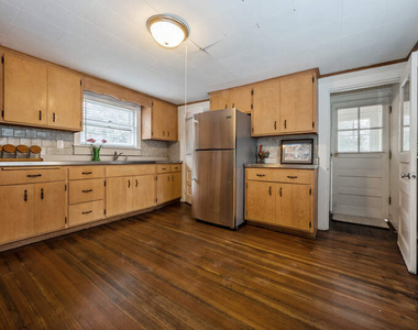 209 W Main Street - Photo Thumbnail 12