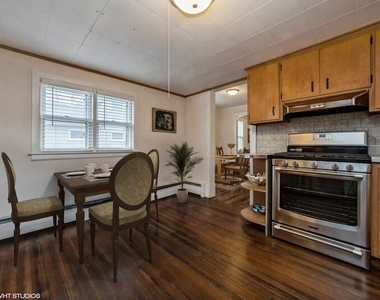 209 W Main Street - Photo Thumbnail 9
