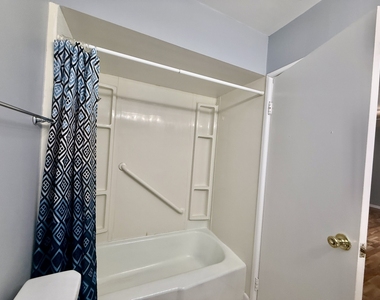 3026 Roberts Drive - Photo Thumbnail 16