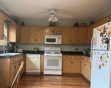 1005 Singer Avenue - Photo Thumbnail 4