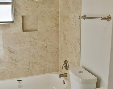 2524 Binz Street - Photo Thumbnail 6