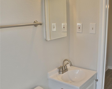 2524 Binz Street - Photo Thumbnail 8