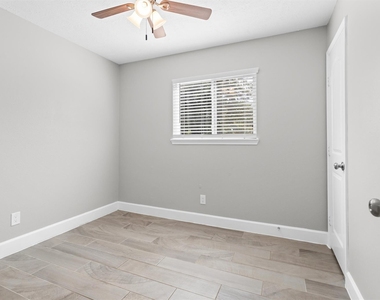 909 Stewart Street - Photo Thumbnail 22