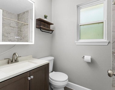 909 Stewart Street - Photo Thumbnail 15