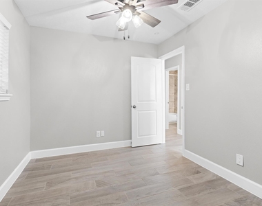 909 Stewart Street - Photo Thumbnail 20