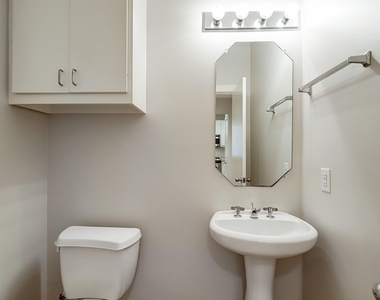425 W 26th Street - Photo Thumbnail 12