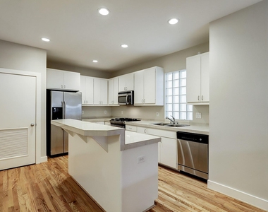 425 W 26th Street - Photo Thumbnail 5
