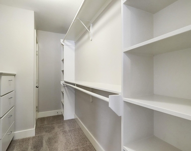 425 W 26th Street - Photo Thumbnail 16