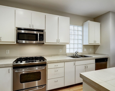 425 W 26th Street - Photo Thumbnail 8