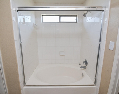 15426 Lynford Crest Drive - Photo Thumbnail 21