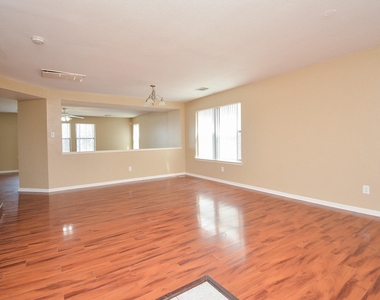 15426 Lynford Crest Drive - Photo Thumbnail 4