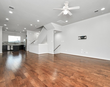 507 Gregg Street - Photo Thumbnail 5
