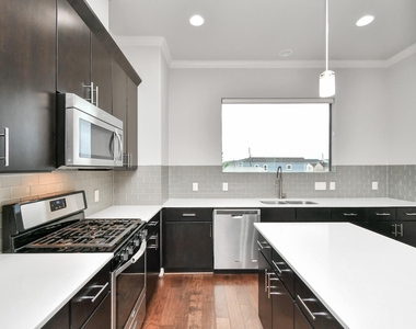 507 Gregg Street - Photo Thumbnail 12