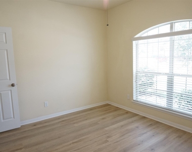 2622 Whitetip Court - Photo Thumbnail 23
