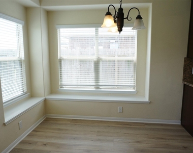 2622 Whitetip Court - Photo Thumbnail 7