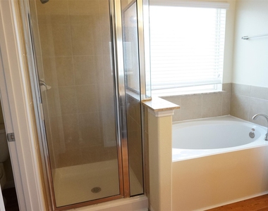 2622 Whitetip Court - Photo Thumbnail 17