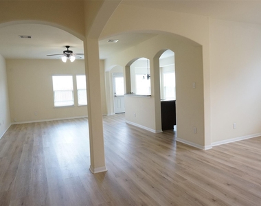 2622 Whitetip Court - Photo Thumbnail 2