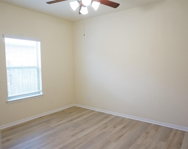 2622 Whitetip Court - Photo Thumbnail 19