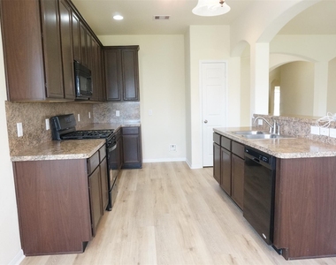 2622 Whitetip Court - Photo Thumbnail 10