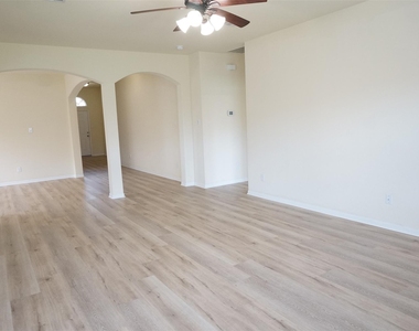 2622 Whitetip Court - Photo Thumbnail 6