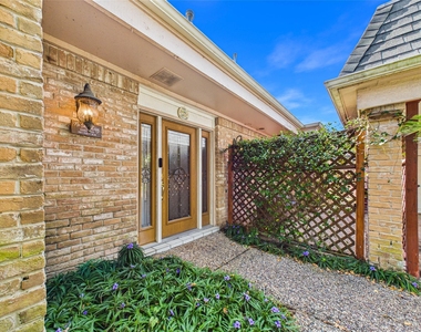 2719 Olympia Drive - Photo Thumbnail 5