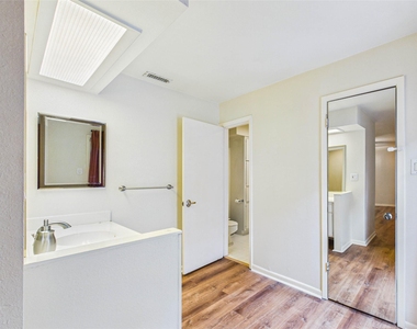 2719 Olympia Drive - Photo Thumbnail 25