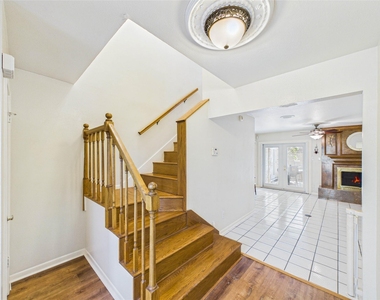 2719 Olympia Drive - Photo Thumbnail 13