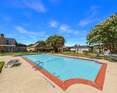 2719 Olympia Drive - Photo Thumbnail 4