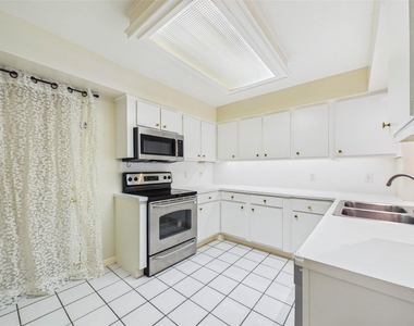 2719 Olympia Drive - Photo Thumbnail 28