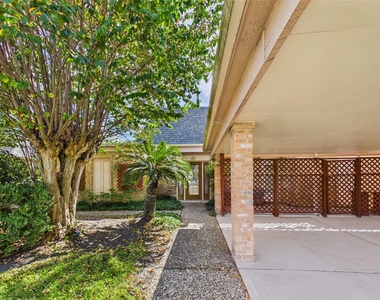 2719 Olympia Drive - Photo Thumbnail 3