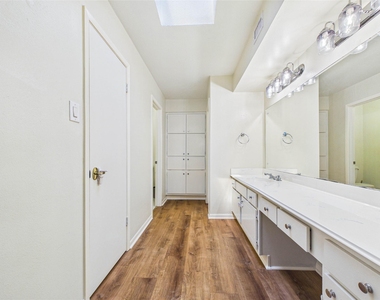 2719 Olympia Drive - Photo Thumbnail 35