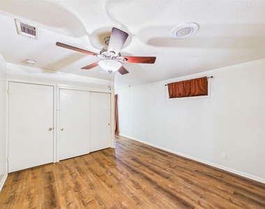 2719 Olympia Drive - Photo Thumbnail 23