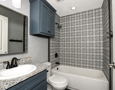 207 Jasmine Street - Photo Thumbnail 8