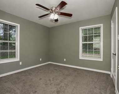 207 Jasmine Street - Photo Thumbnail 10